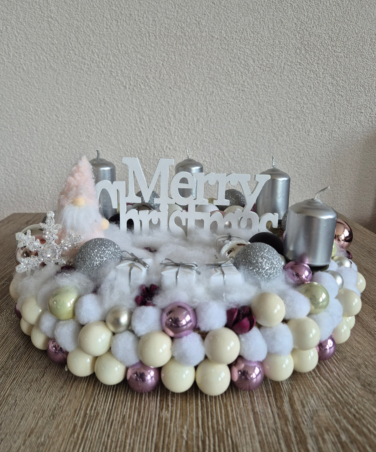 Kerstkabaouter adventskrans – zilver-pastelroze